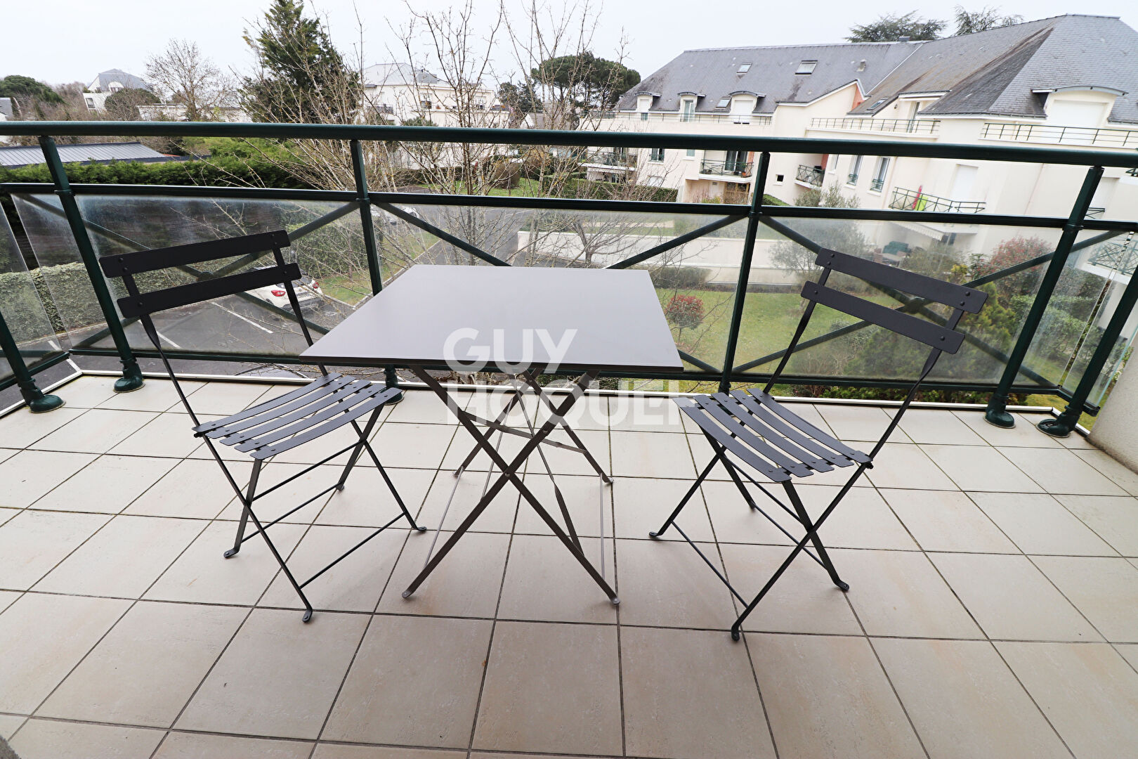 Location : appartement 2 pièces (53 m²) à SAINT CYR SUR LOIRE