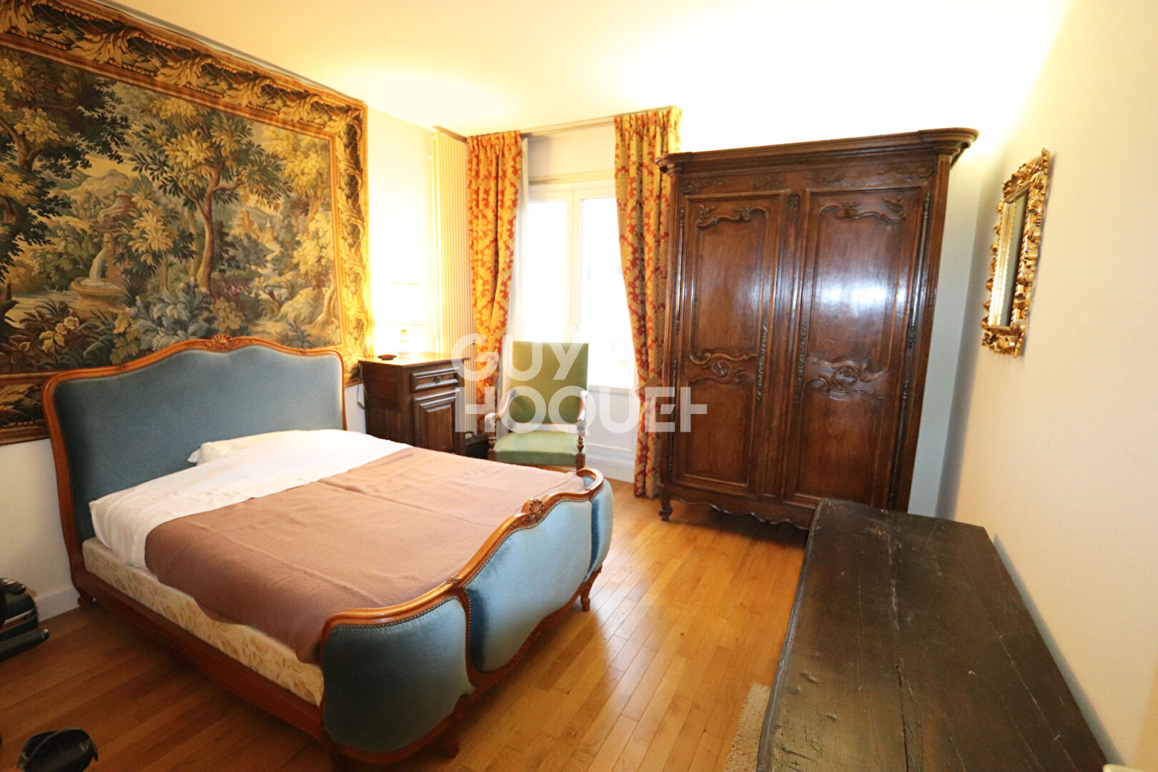 TOURS 5 MINUTES DES HALLES A PIED