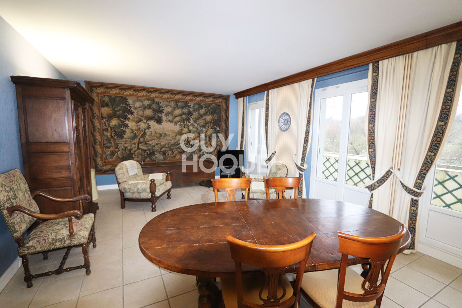 TOURS 5 MINUTES DES HALLES A PIED