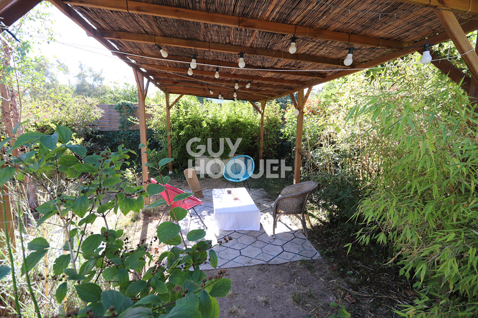 Maison Ancienne et Ensemble Immobilier sur ST GENOUPH