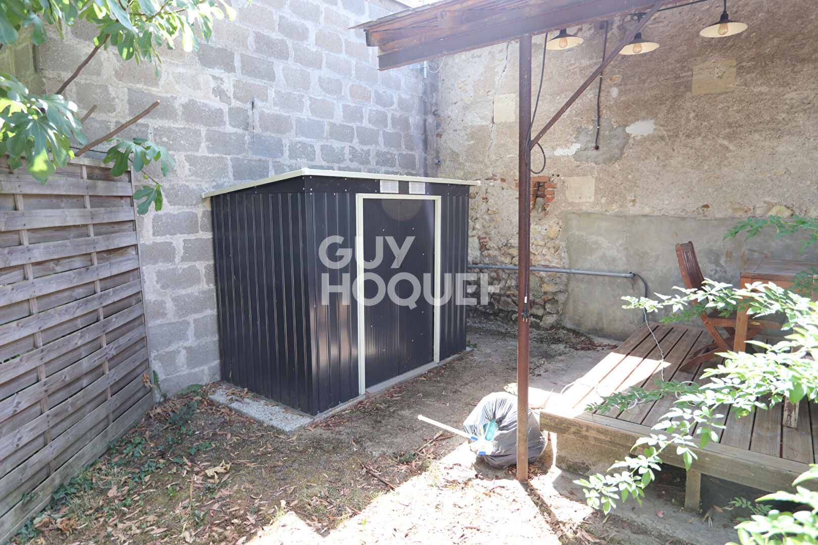 Maison Ancienne et Ensemble Immobilier sur ST GENOUPH