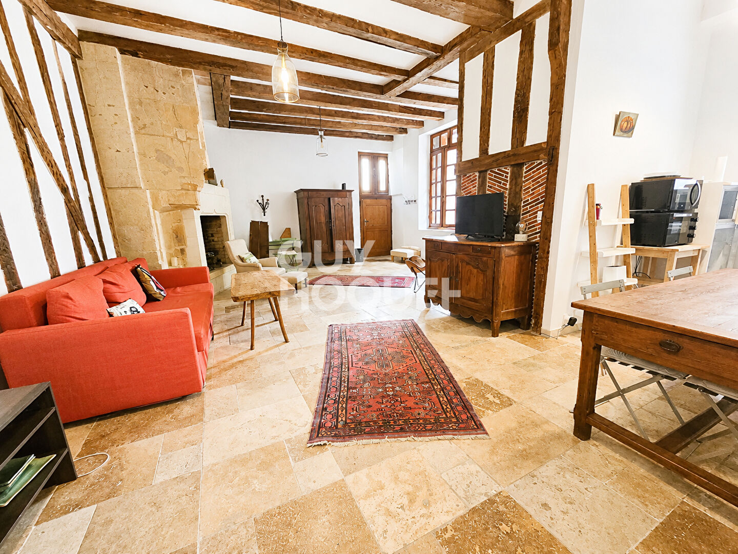 COUP DE COEUR AU CENTRE HISTORIQUE DE TOURS - T2 MEUBLE A LOUER