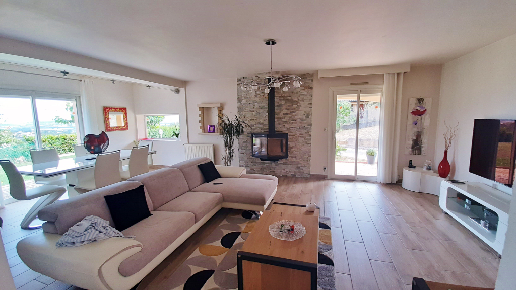 Vente d'une maison T5 (143 m²) à SAINT GEORGES LES BAINS ...