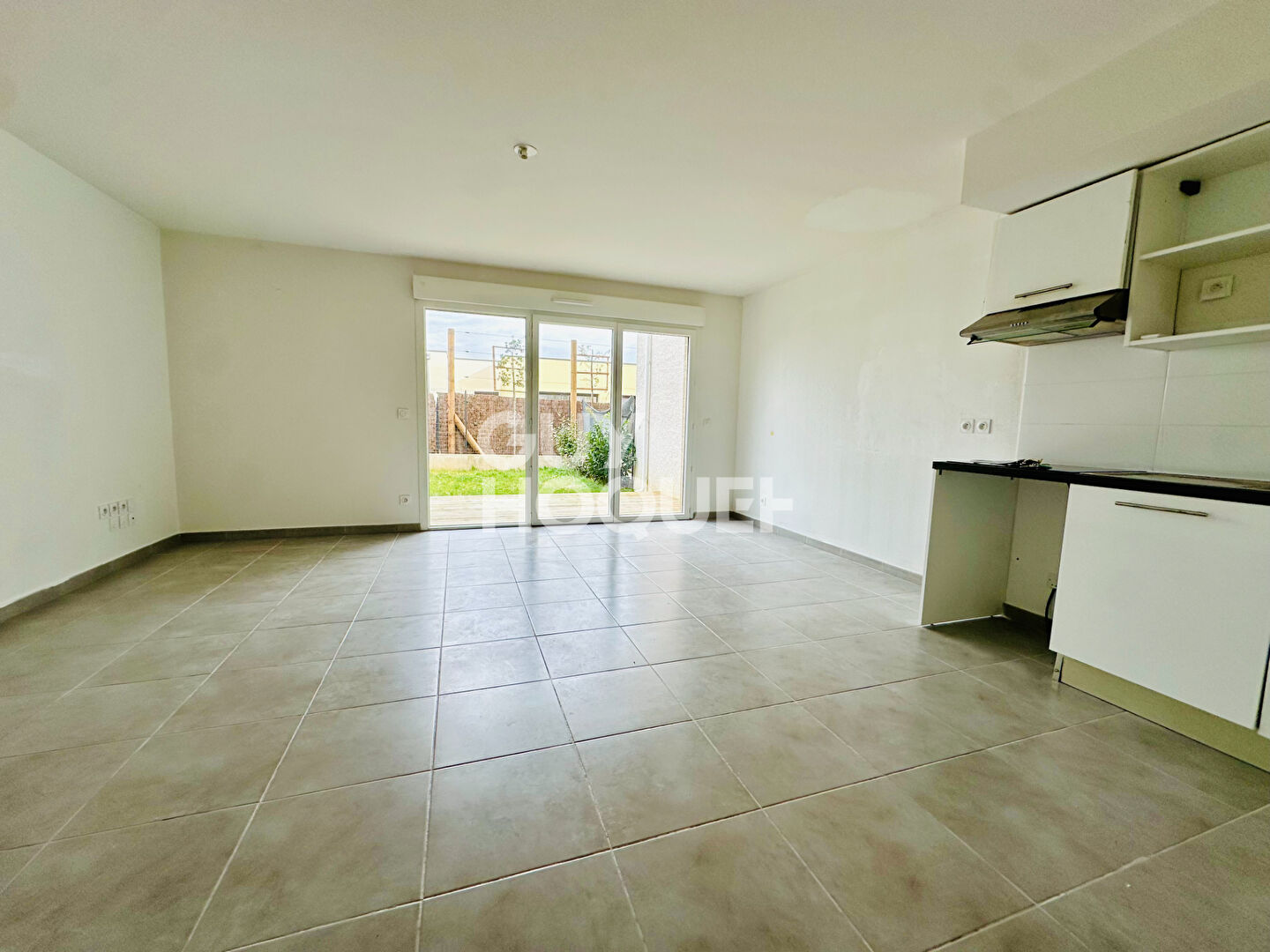 VALENCE : Maison récente T4 avec jardin et 2 places de parking.