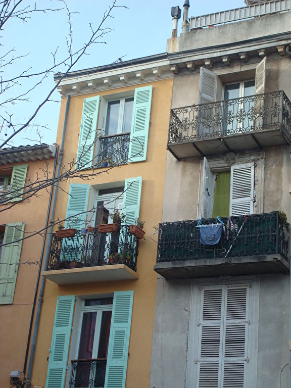 MAISON DE VILLE DOUBLE EXPOSITION