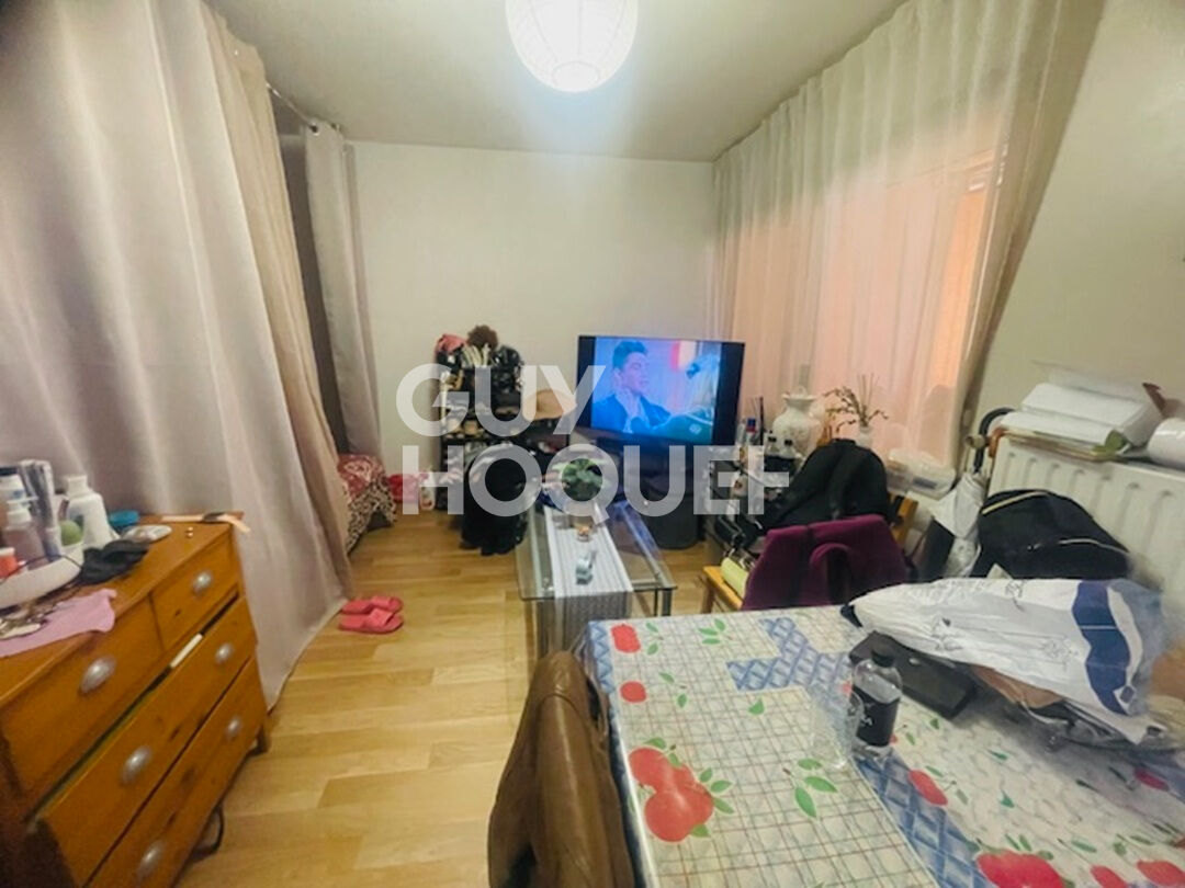 EN EXCLUSIVITE - STUDIO MEUBLE  LOUE