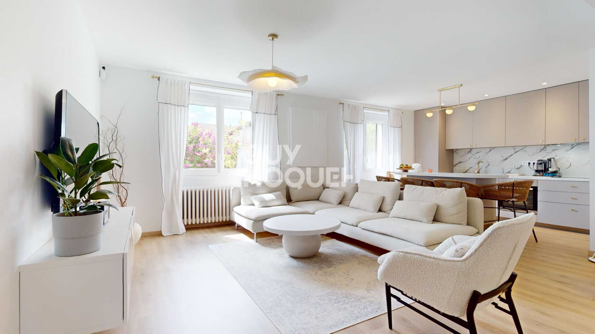 LOCATION d'un appartement F5 (101 m²) à VALLEIRY