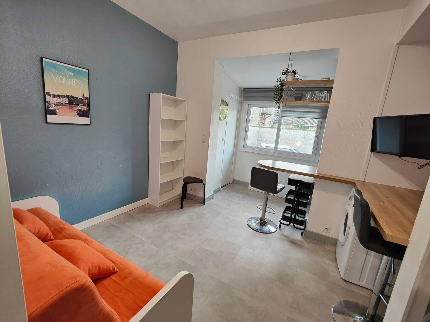 Studio rénové et meublé