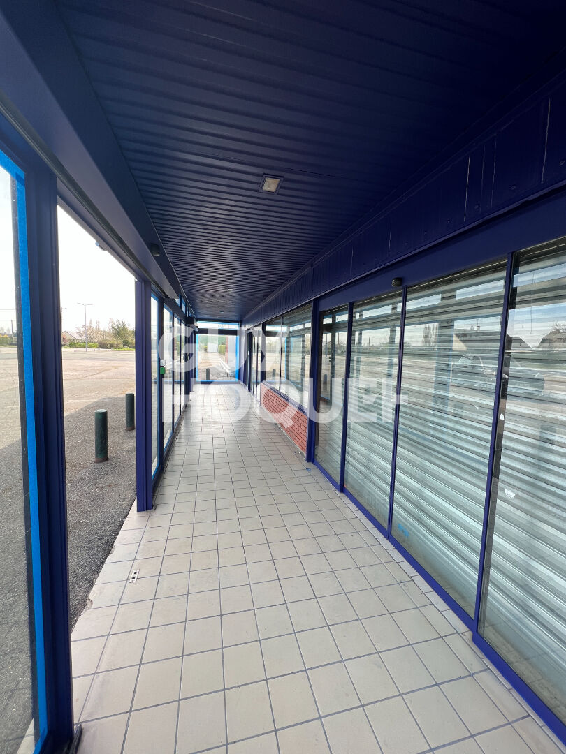 Sortie de RUGLES - Local commercial de 1560m².