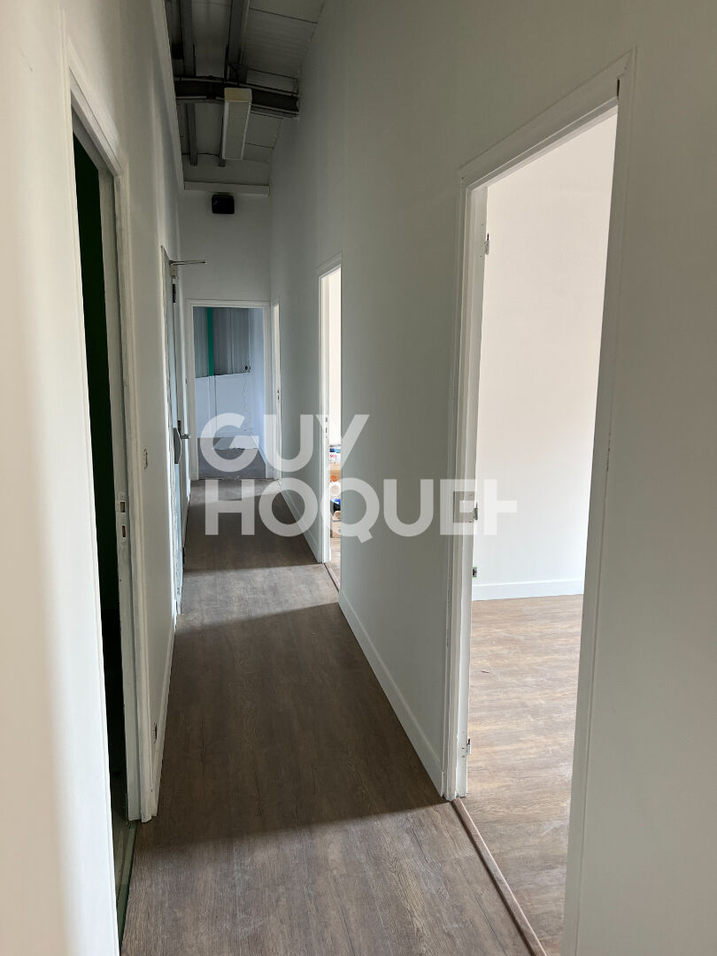 Sortie de RUGLES - Local commercial de 1560m².