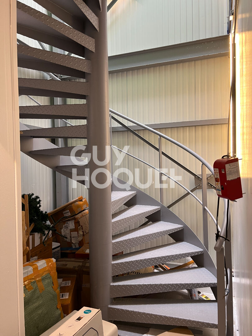 Sortie de RUGLES - Local commercial de 1560m².