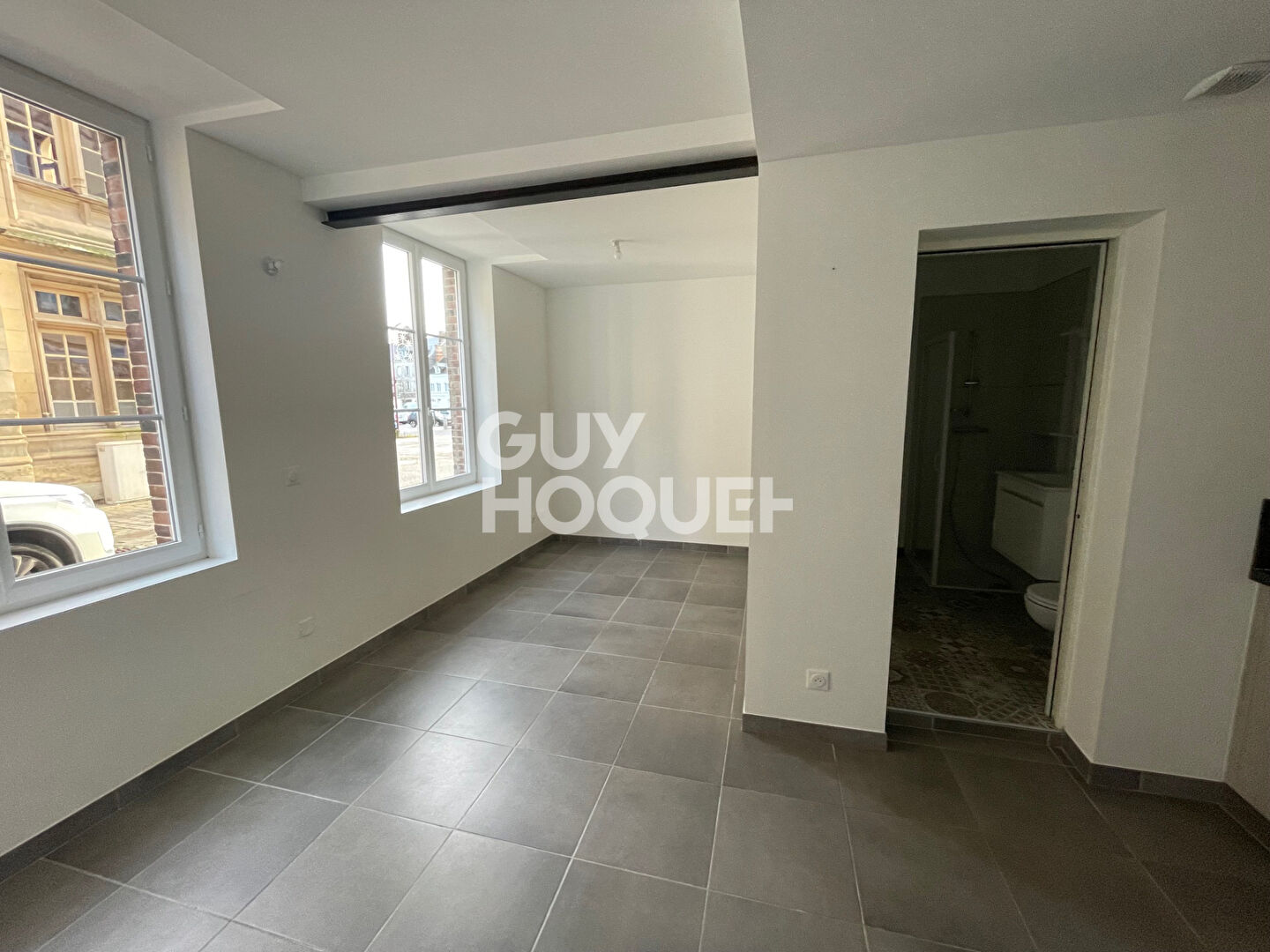APPARTEMENT STUDIO - BRETEUIL CENTRE