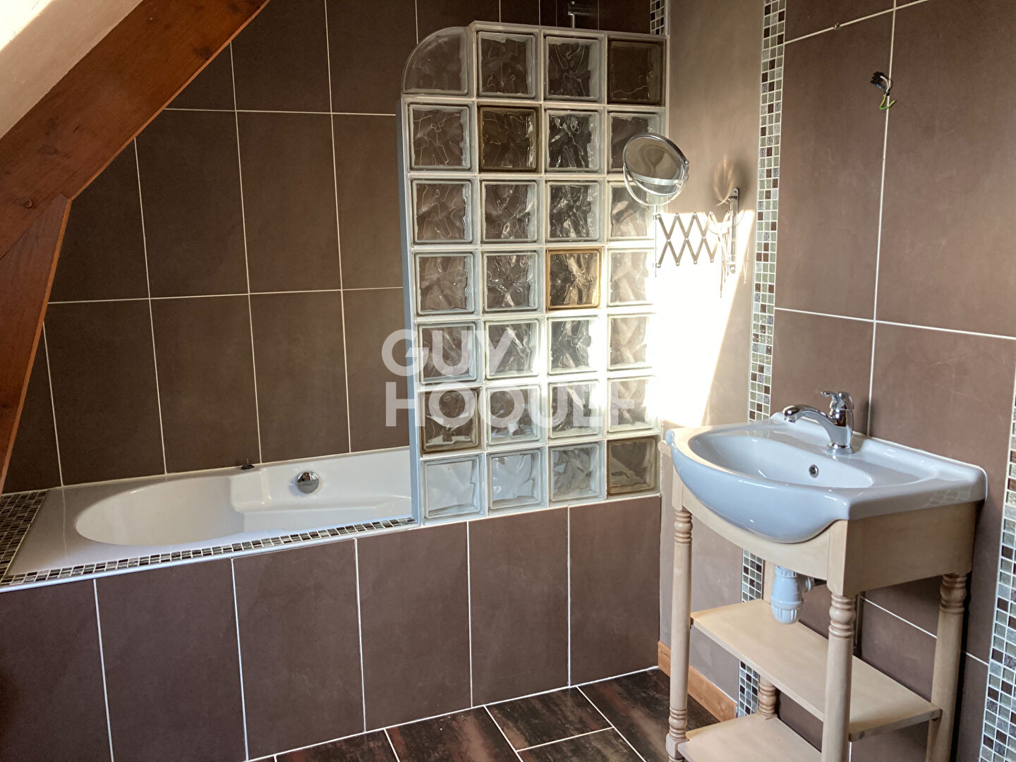 Maison Verneuil D Avre Et D Iton 7 pièce(s) 204.84 m2