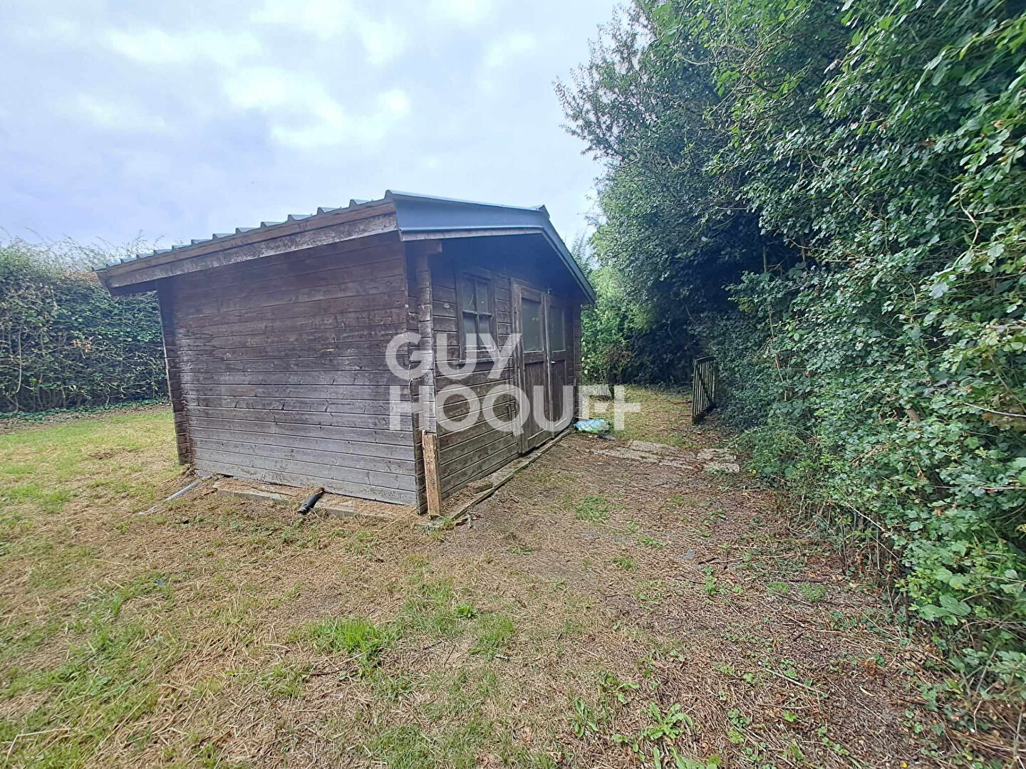 Proche Rugles, Chalets à usage d'habitation