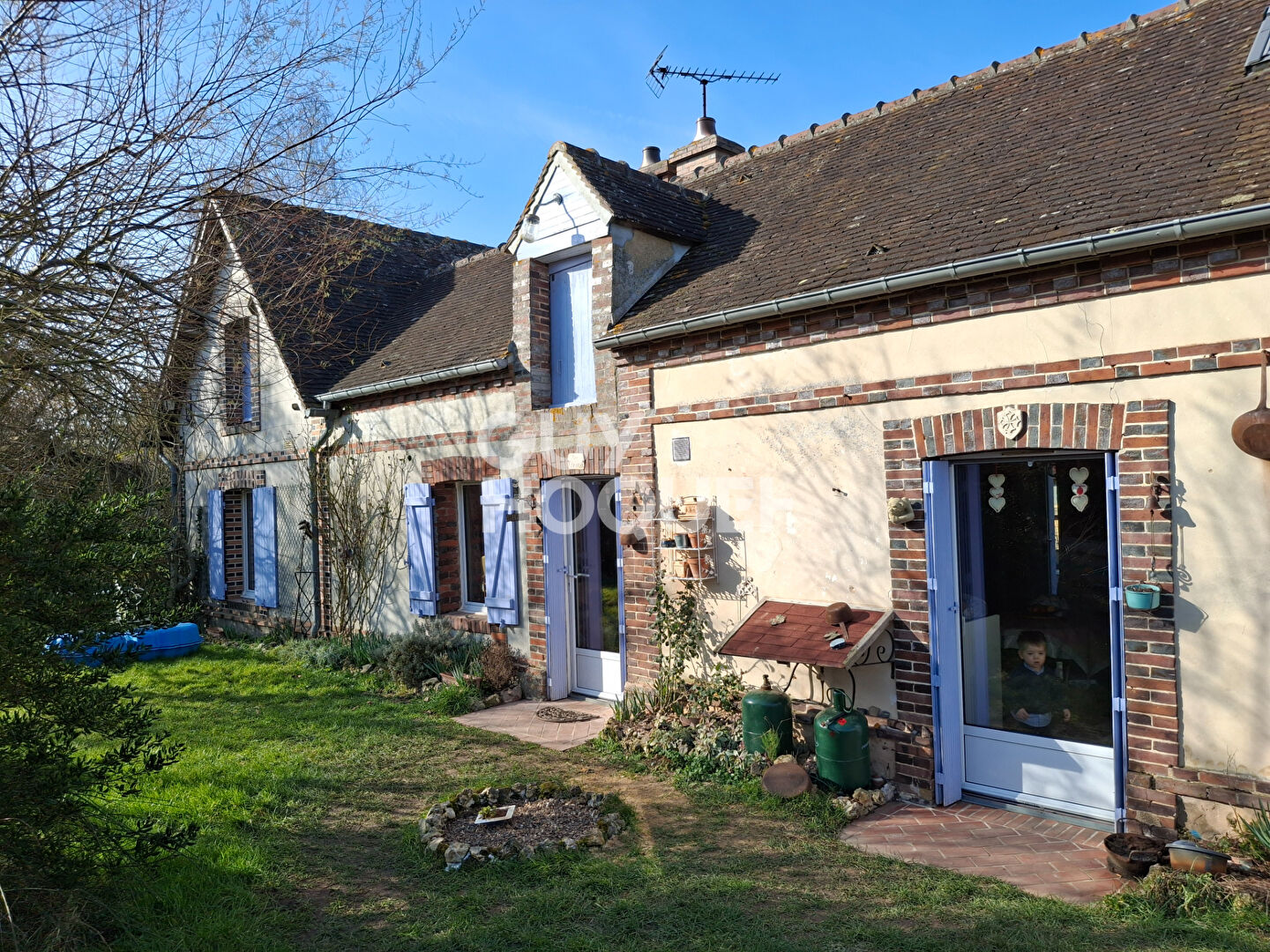 A 12mins de VERNEUIL.