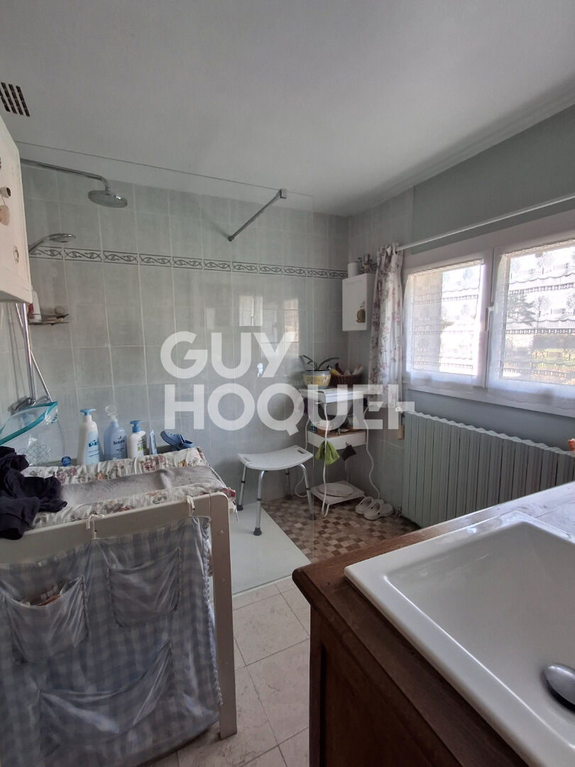 A 12mins de VERNEUIL.