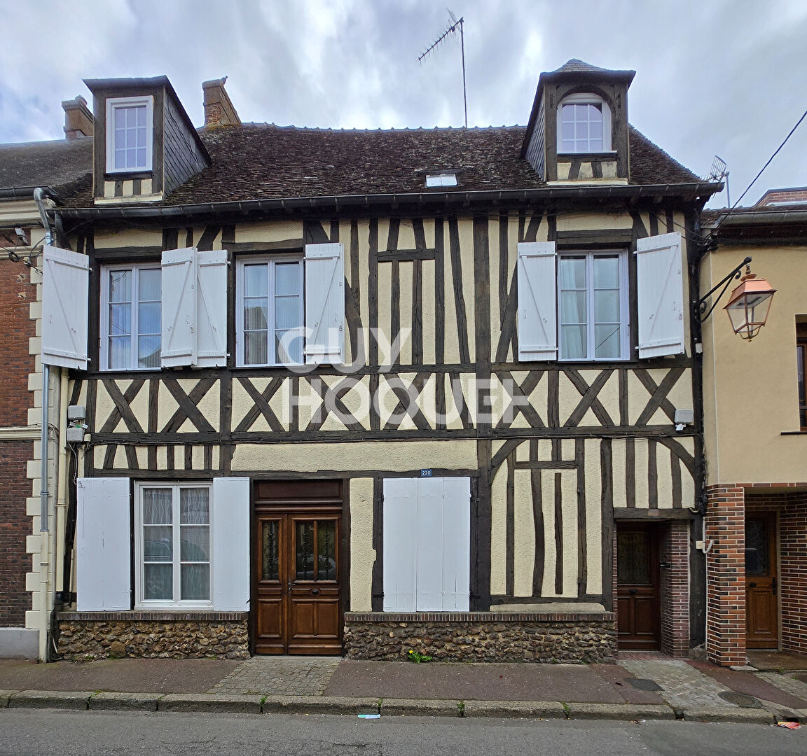 EXCLUSIVITÉ. CENTRE VILLE VERNEUIL.