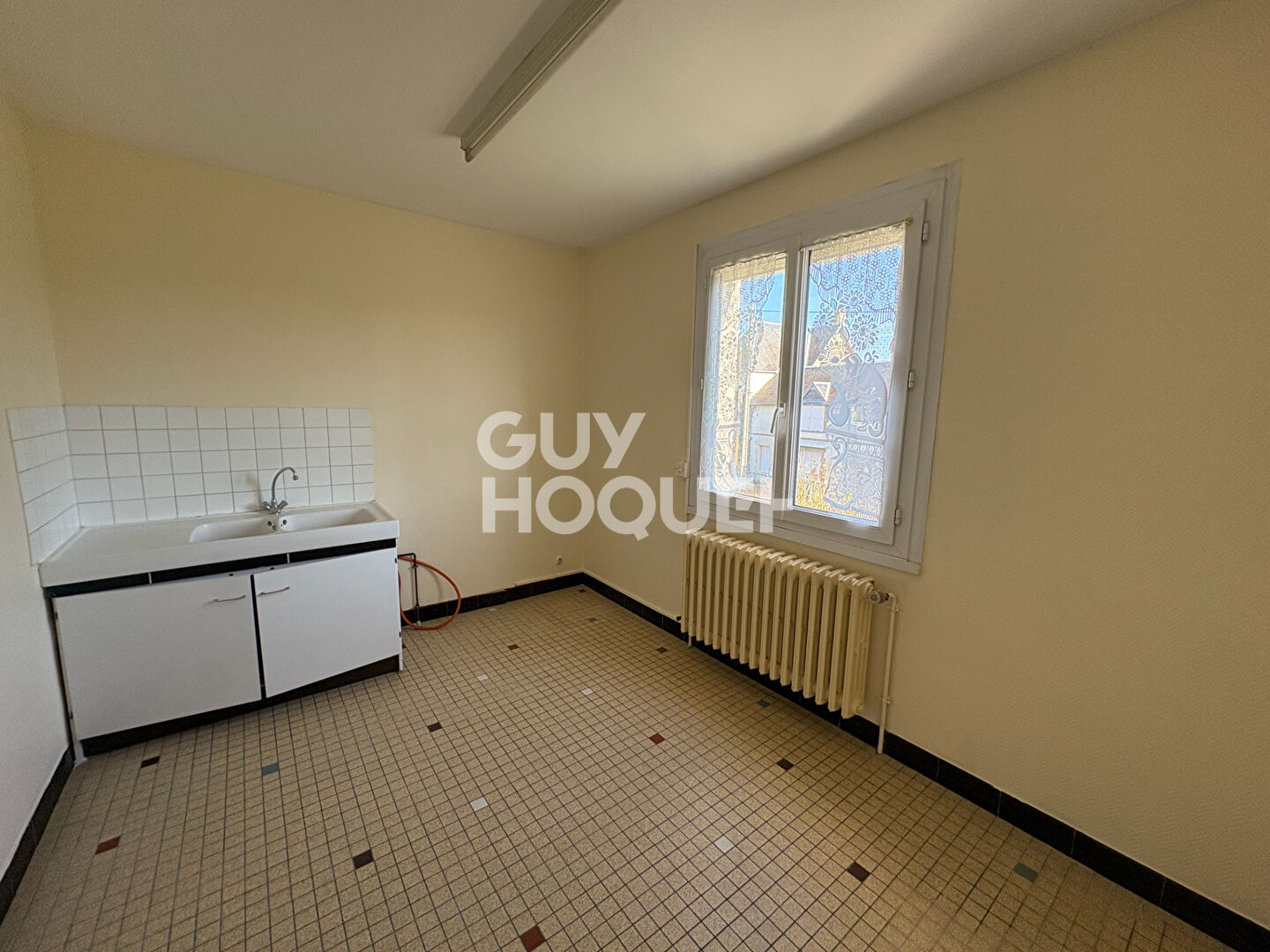 10 KMS de BRETEUIL- Pavillon sur sous-sol