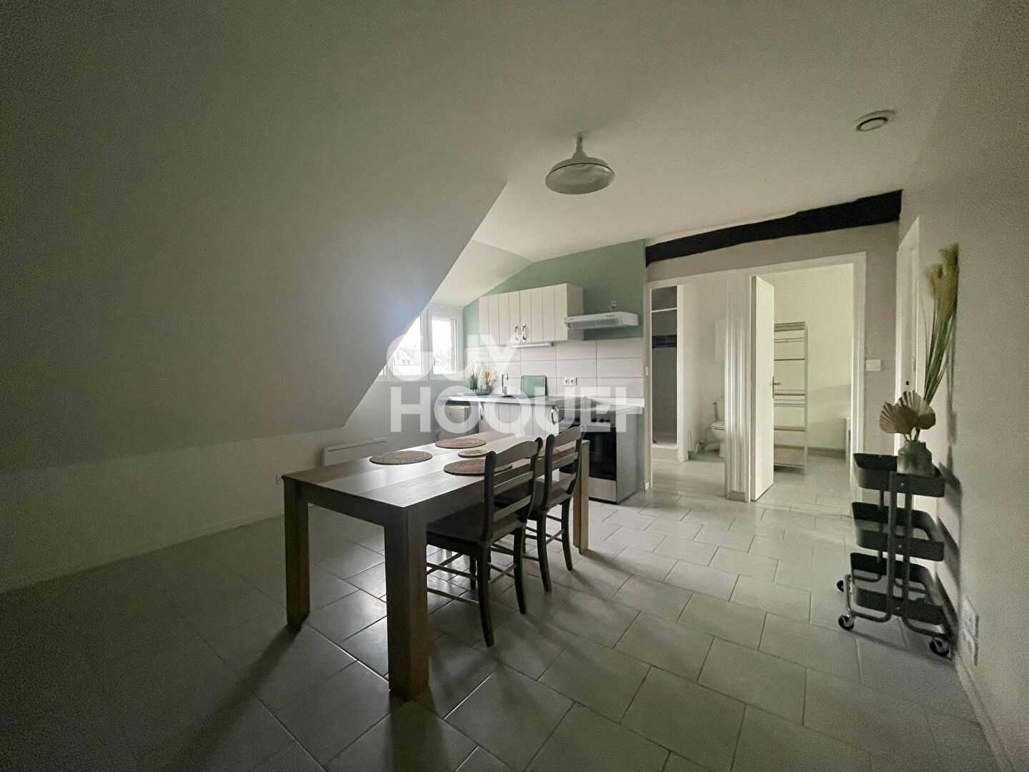 CENTRE VILLE VERNEUIL , APPARTEMENT 1 CHAMBRE MEUBLE