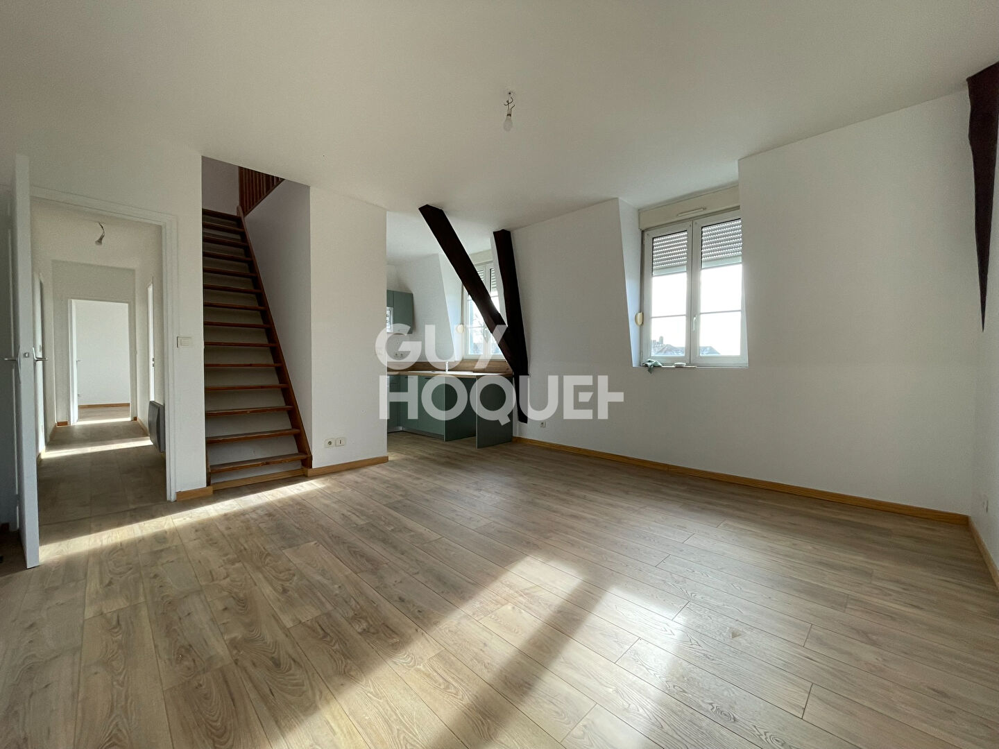 Centre de ville de VERNEUIL, duplex refait à neuf