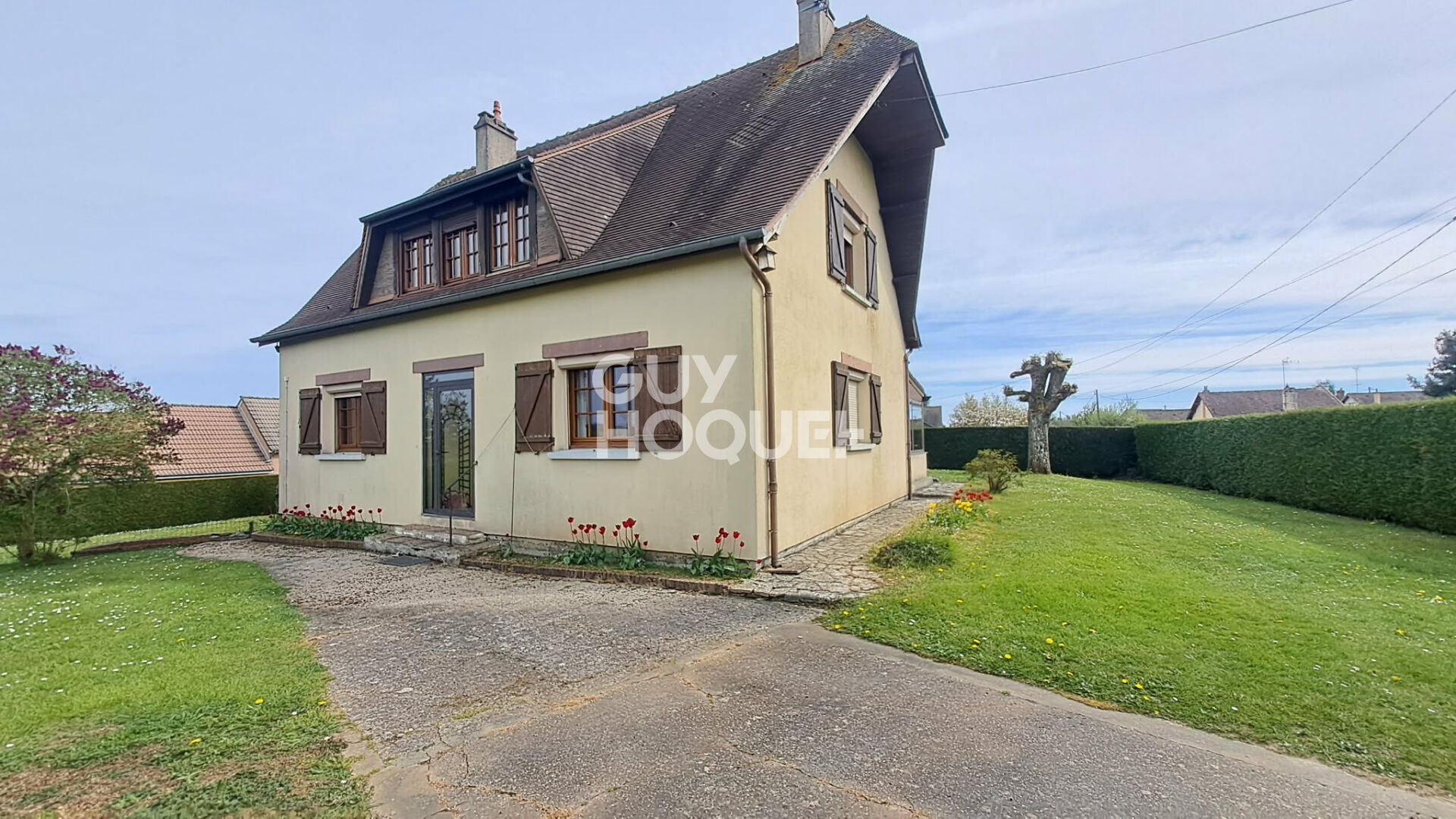 RUGLES - Maison familiale avec sous-sol complet - 4 chambres