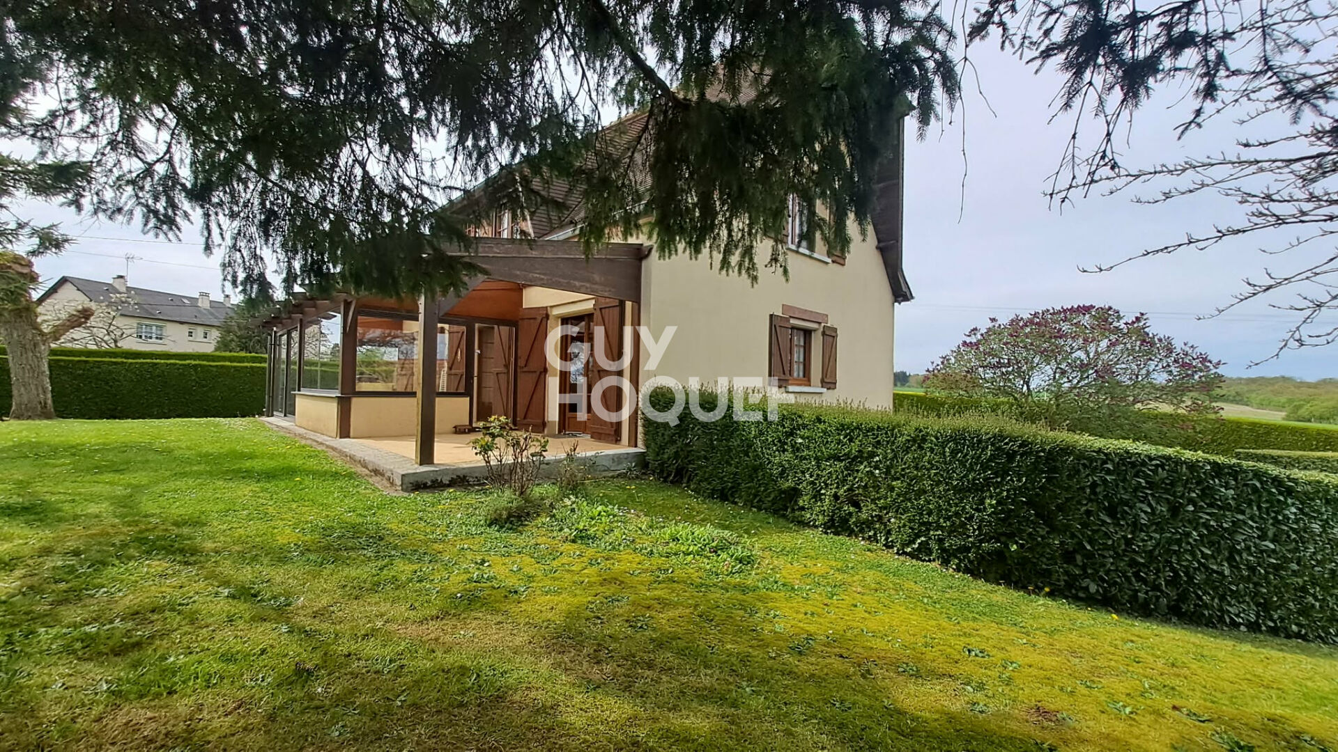 RUGLES - Maison familiale avec sous-sol complet - 4 chambres