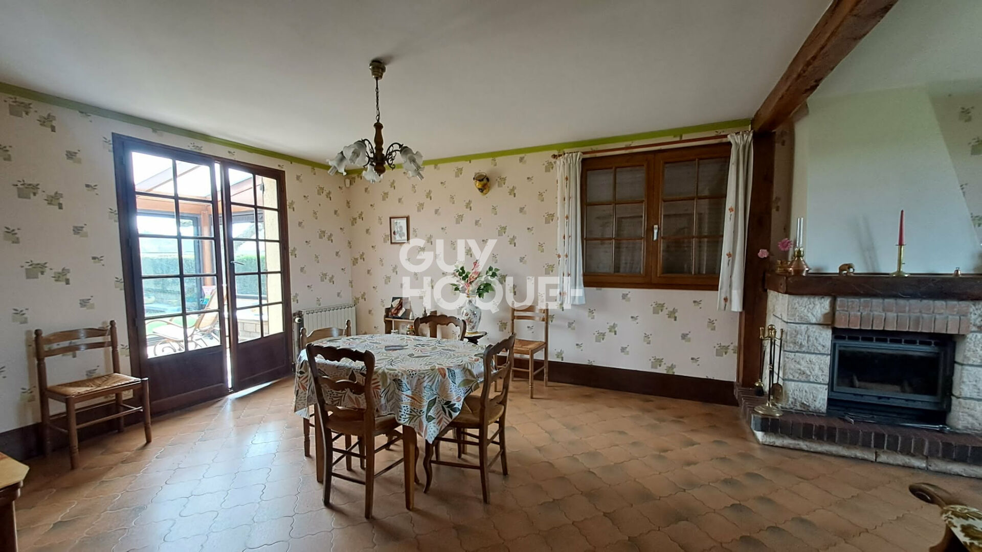 RUGLES - Maison familiale avec sous-sol complet - 4 chambres