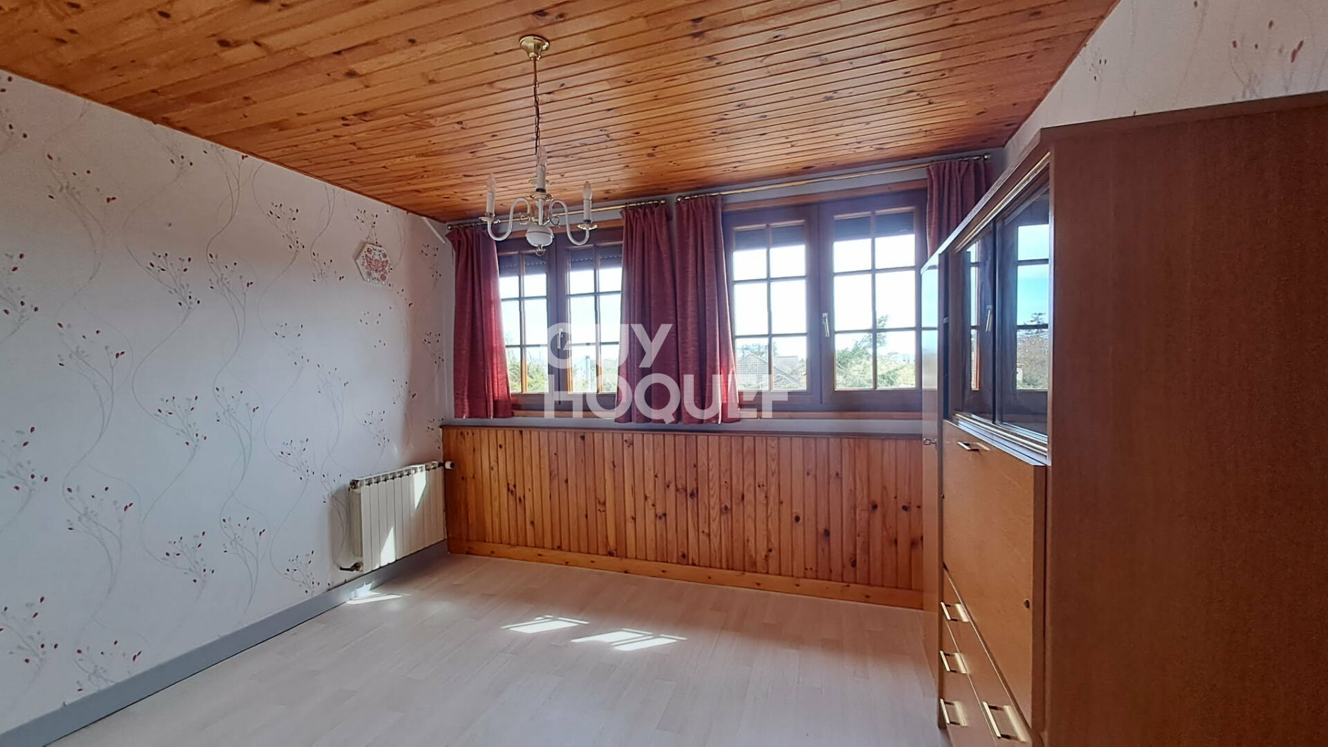 RUGLES - Maison familiale avec sous-sol complet - 4 chambres