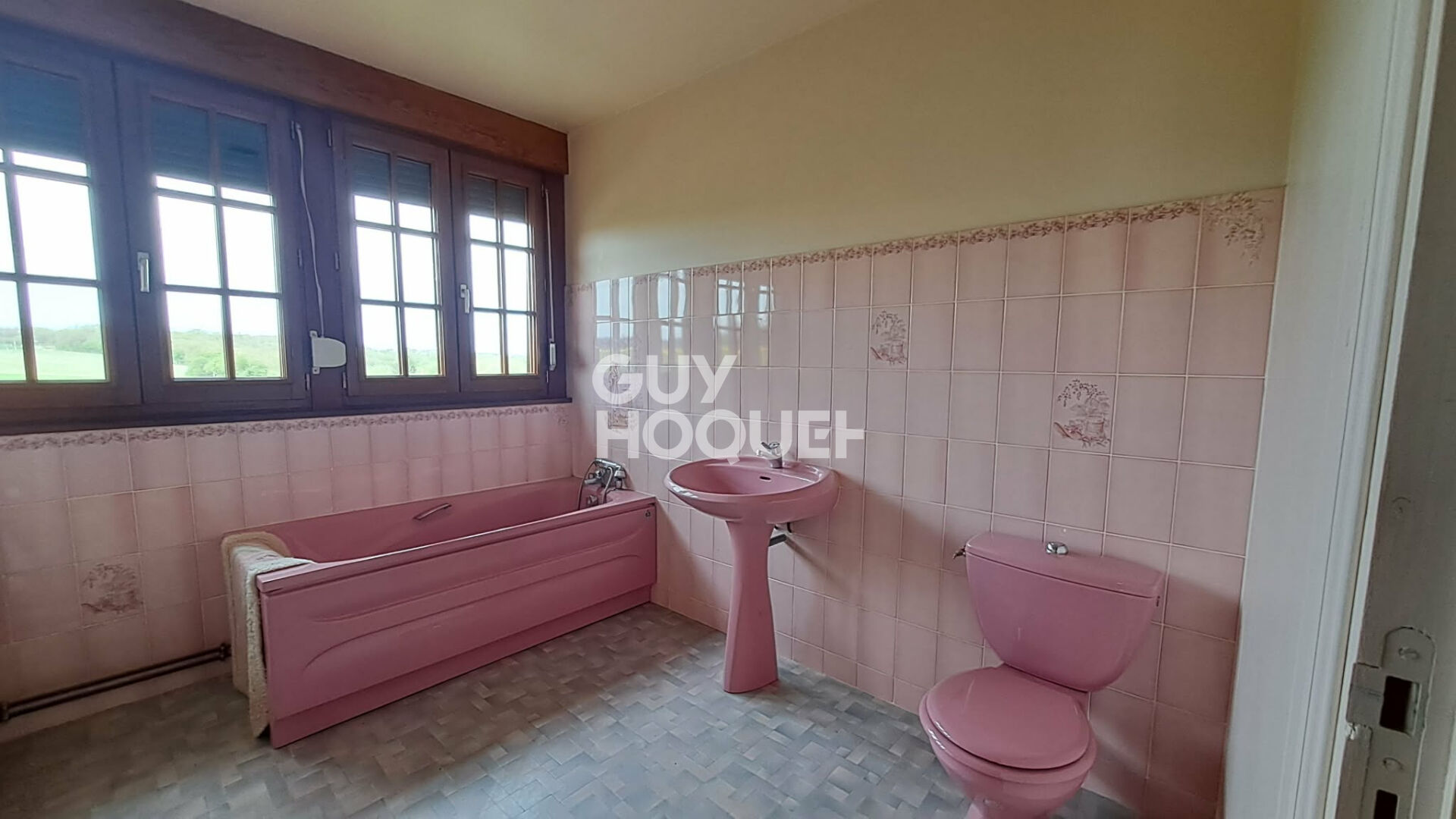 RUGLES - Maison familiale avec sous-sol complet - 4 chambres
