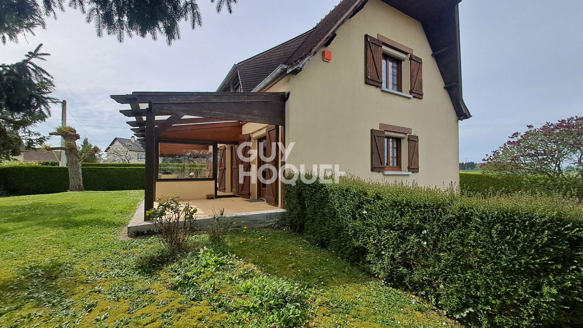 RUGLES - Maison familiale avec sous-sol complet - 4 chambres