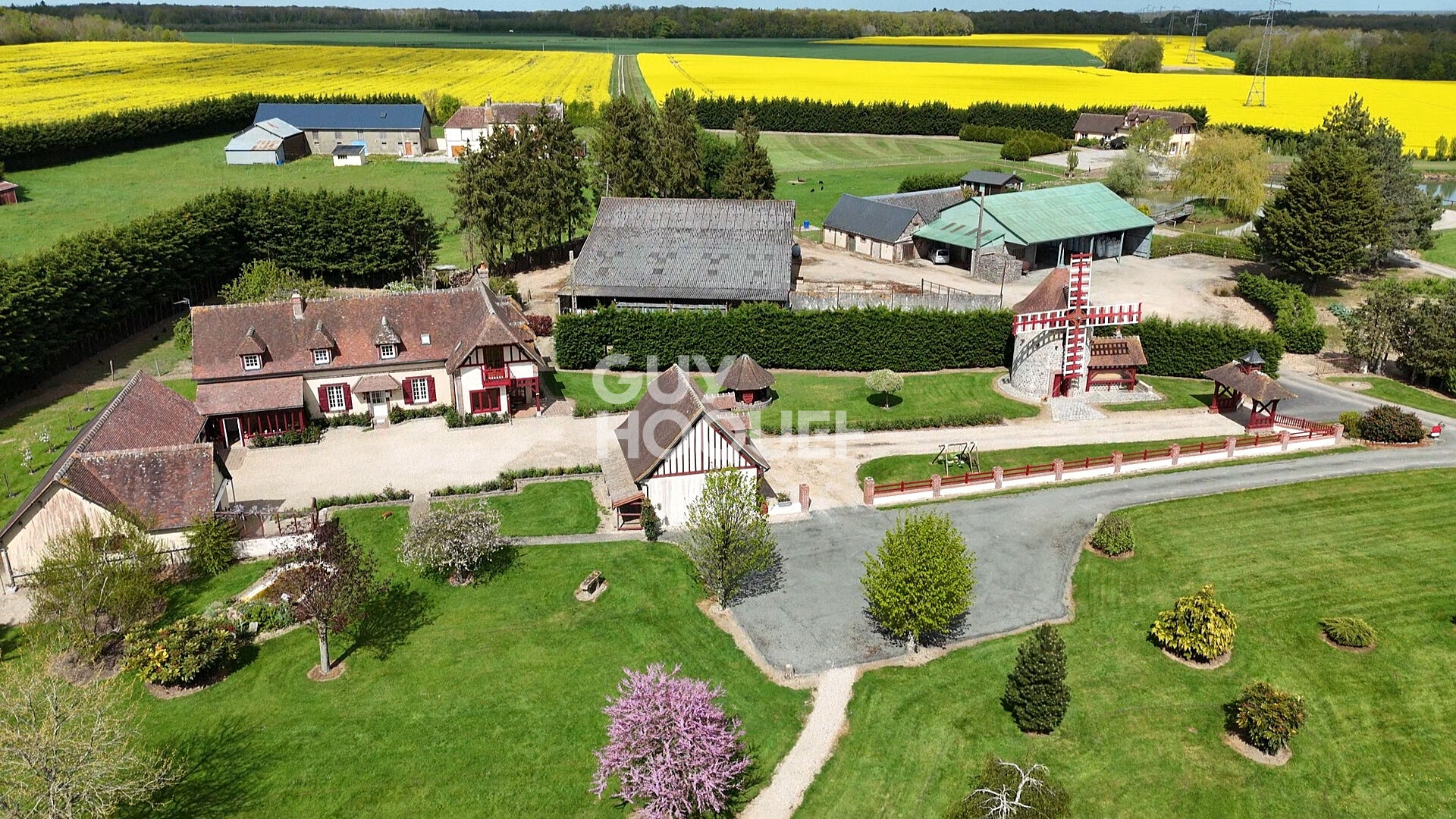 20 minutes de BRETEUIL, Proche RUGLES - Ensemble immobilier
