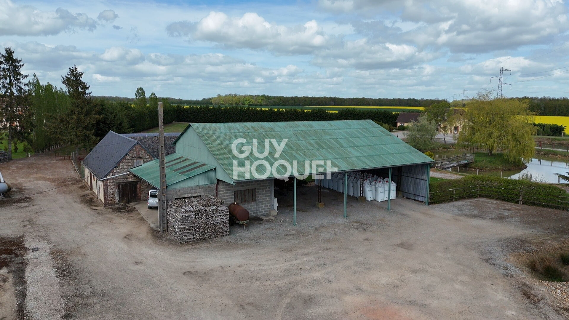 20 minutes de BRETEUIL, Proche RUGLES - Ensemble immobilier