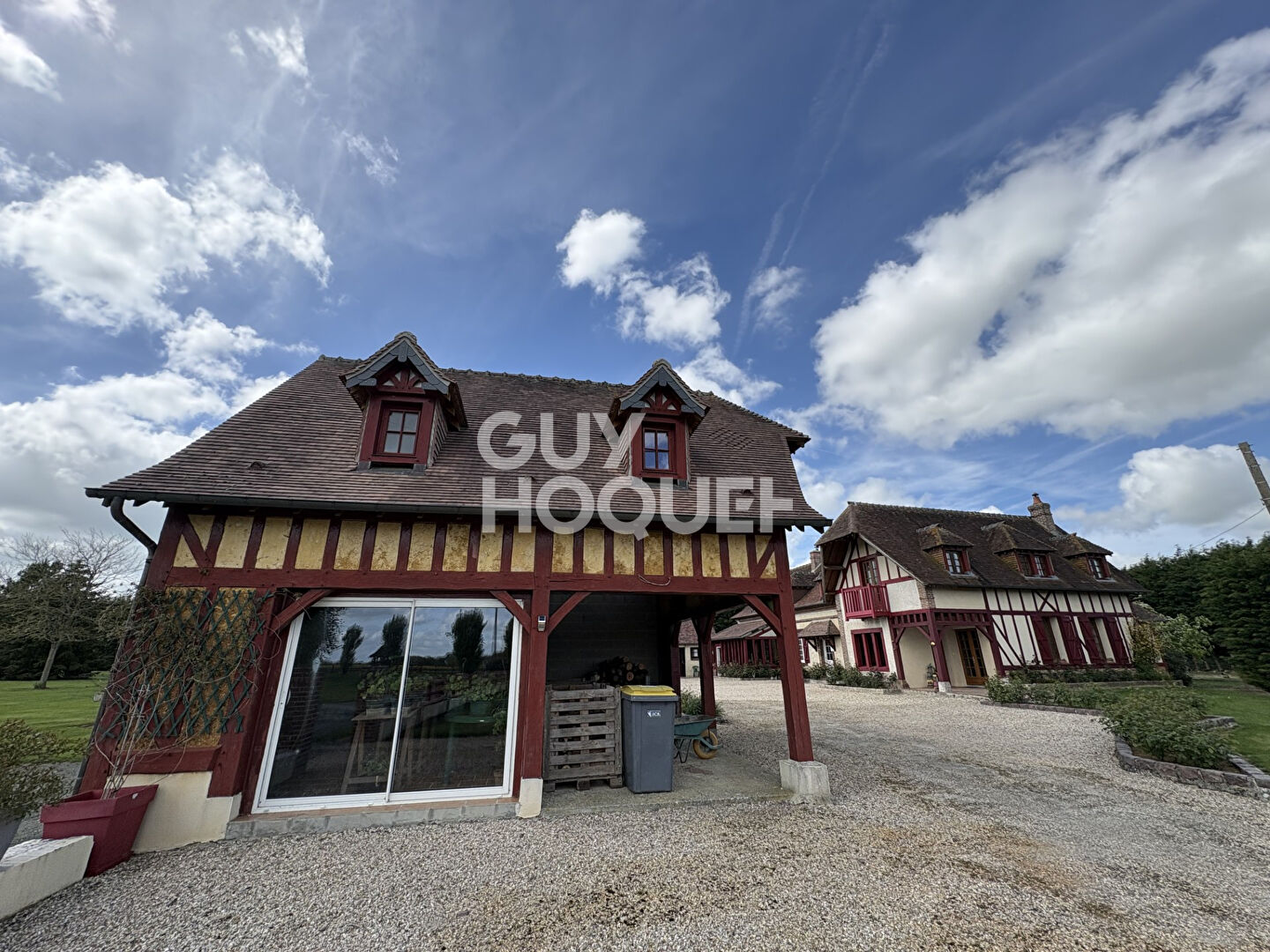 20 minutes de BRETEUIL, Proche RUGLES - Ensemble immobilier