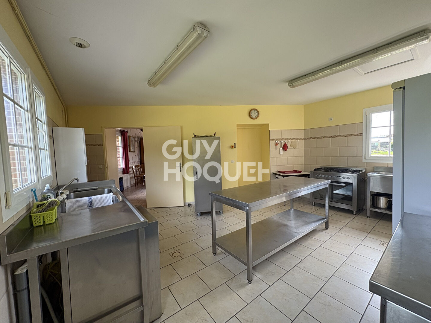 20 minutes de BRETEUIL, Proche RUGLES - Ensemble immobilier
