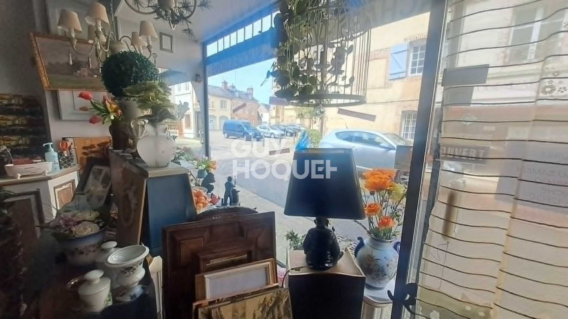 RUGLES - IMMEUBLE AVEC LOCAL COMMERCIAL