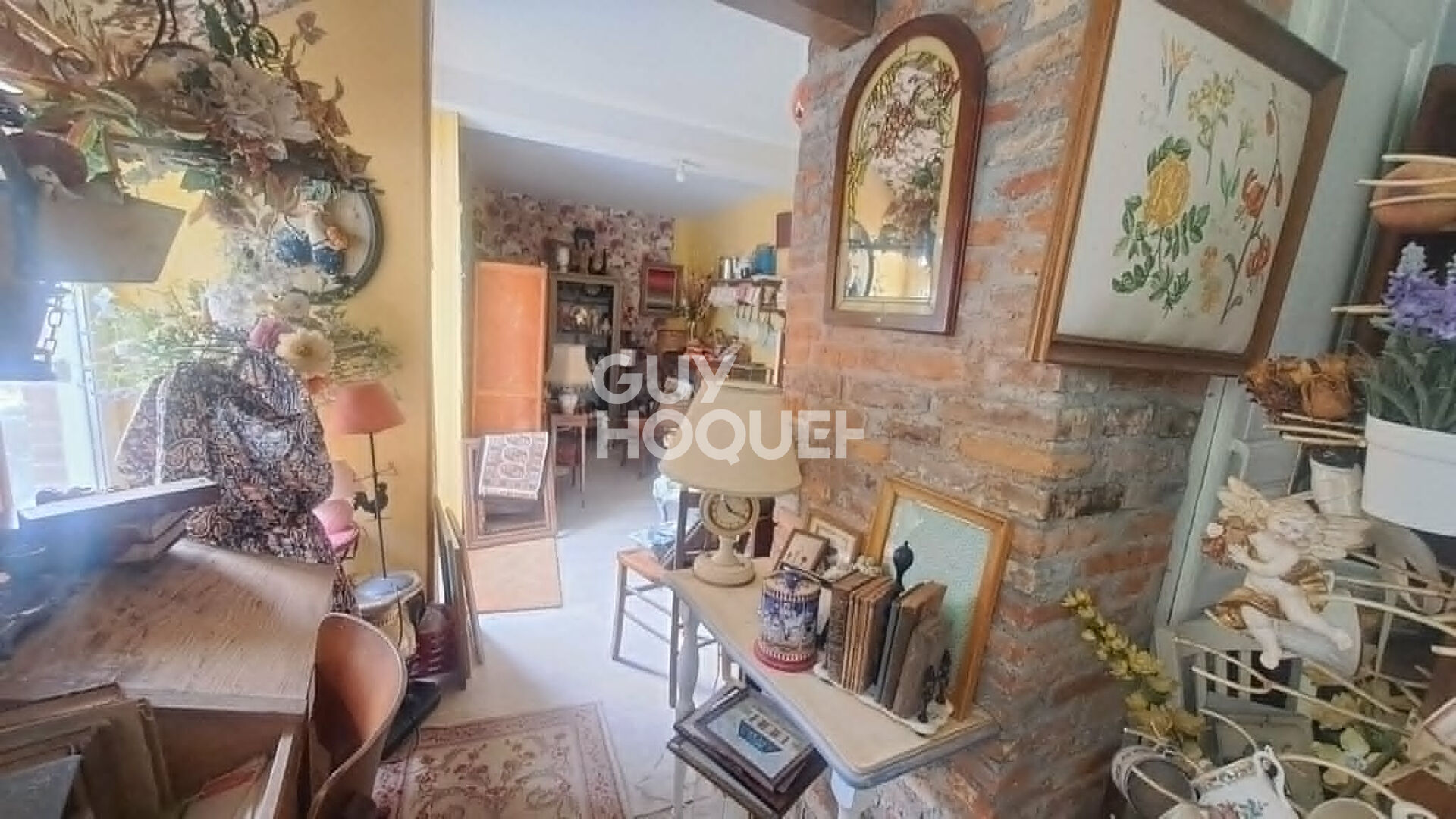 RUGLES - IMMEUBLE AVEC LOCAL COMMERCIAL
