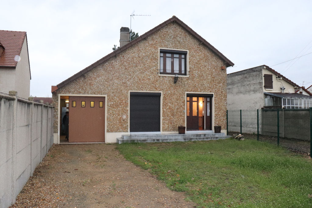 À vendre maison de 75 m² aux MUREAUX (78130).