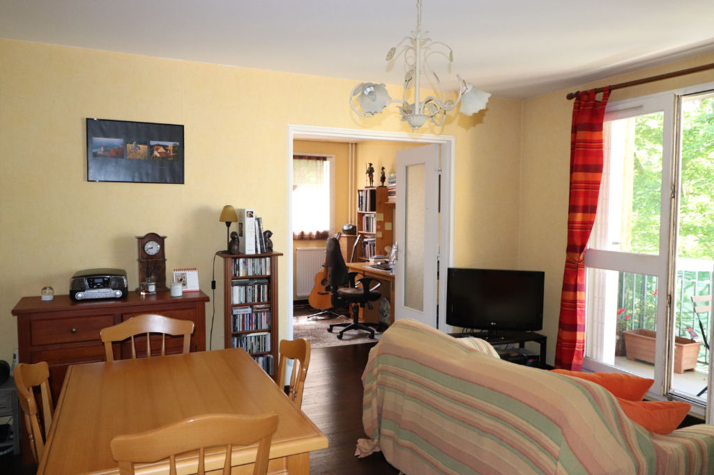 À vendre à VERNEUIL SUR SEINE (78480), appartement 3 pièces de 68 m².