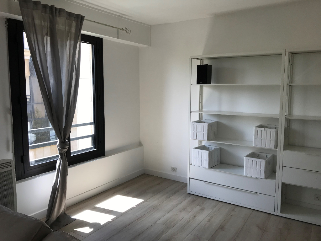 Appartement dans un écrin de verdure à Versailles 4 pièces 93 m²  2 parkings