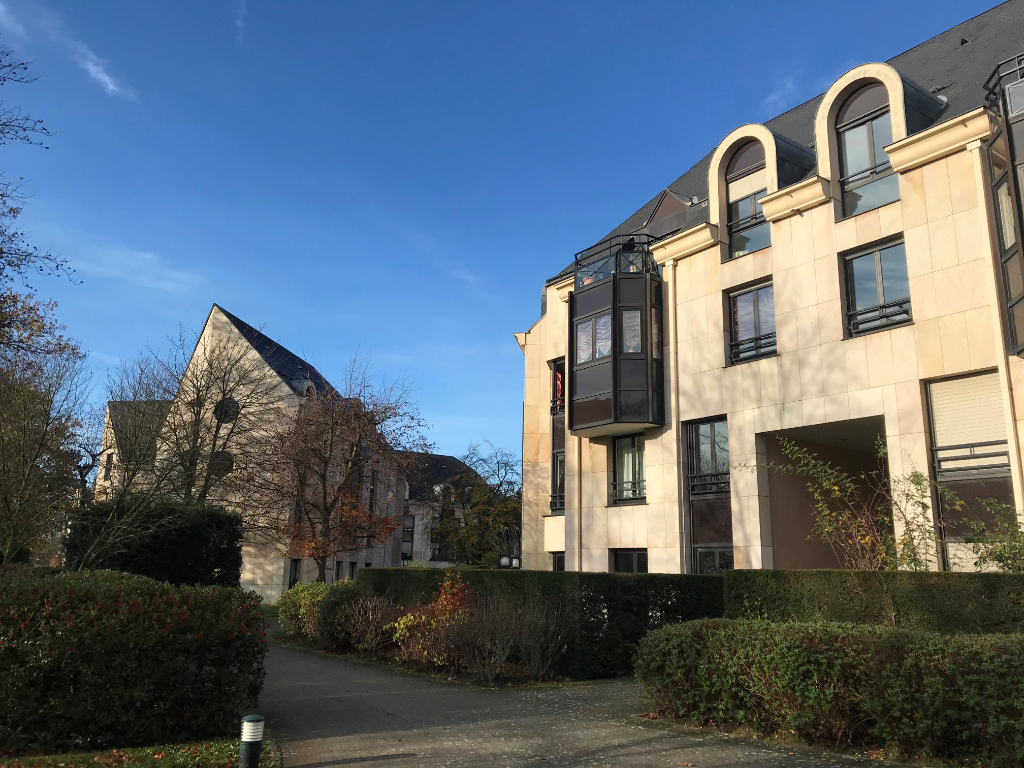 Appartement dans un écrin de verdure à Versailles 4 pièces 93 m²  2 parkings