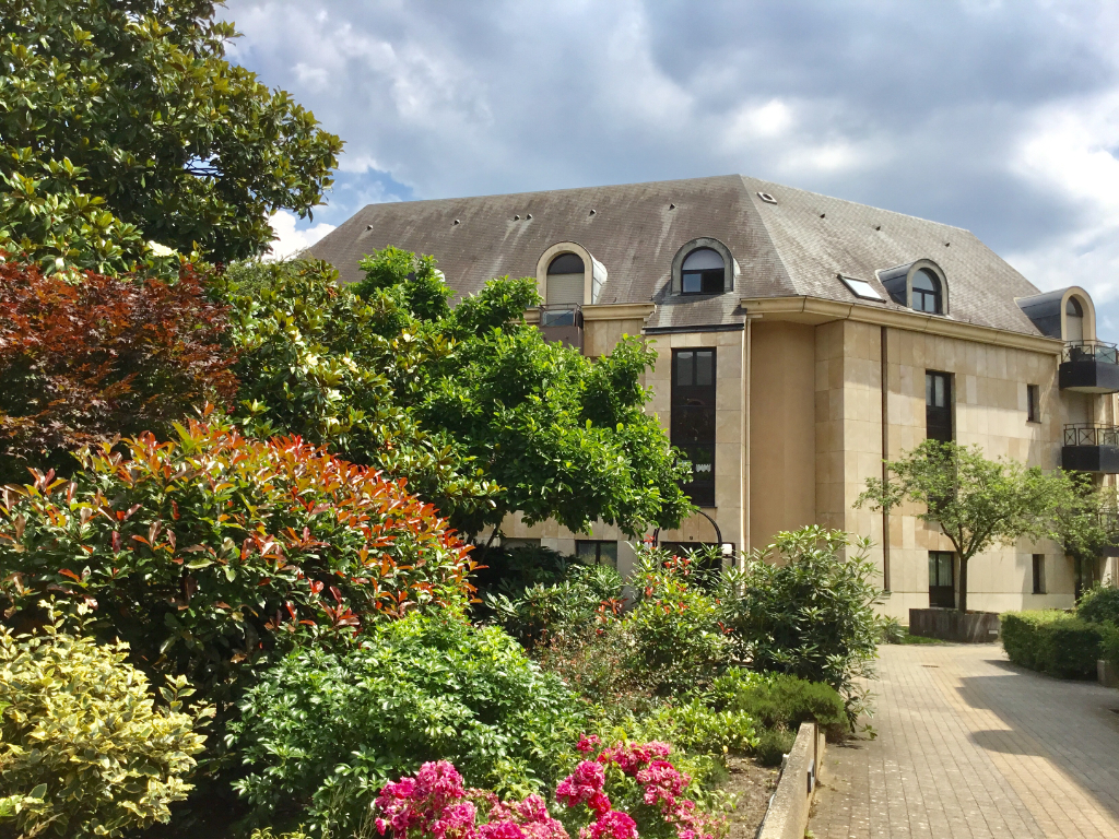 Appartement dans un écrin de verdure à Versailles 4 pièces 93 m²  2 parkings