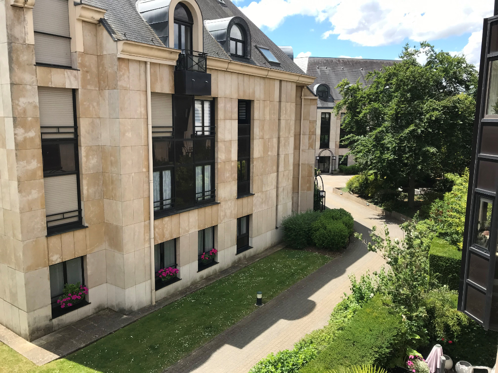 Appartement dans un écrin de verdure à Versailles 4 pièces 93 m²  2 parkings