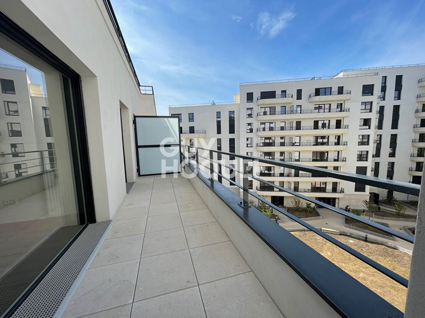 Prenez de la hauteur sur votre balcon plein ciel !