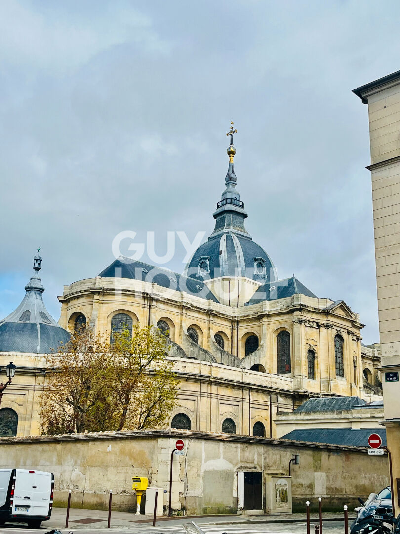 Versailles Saint Louis - Appartement 78.61 m2  rare et atypique
