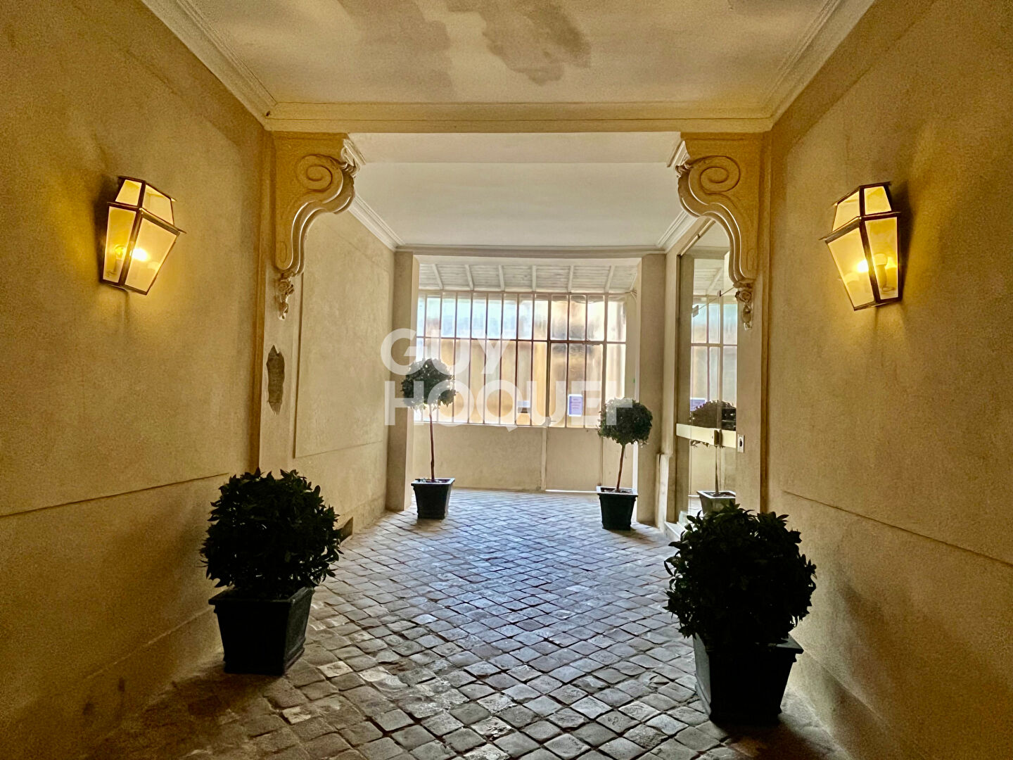 Versailles Saint Louis - Appartement 78.61 m2  rare et atypique