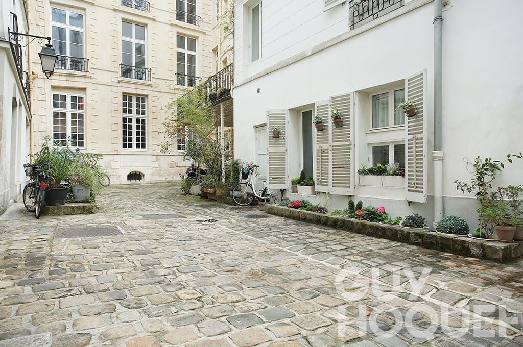 Trois pièces dernier étage avec vue sur le Château 
