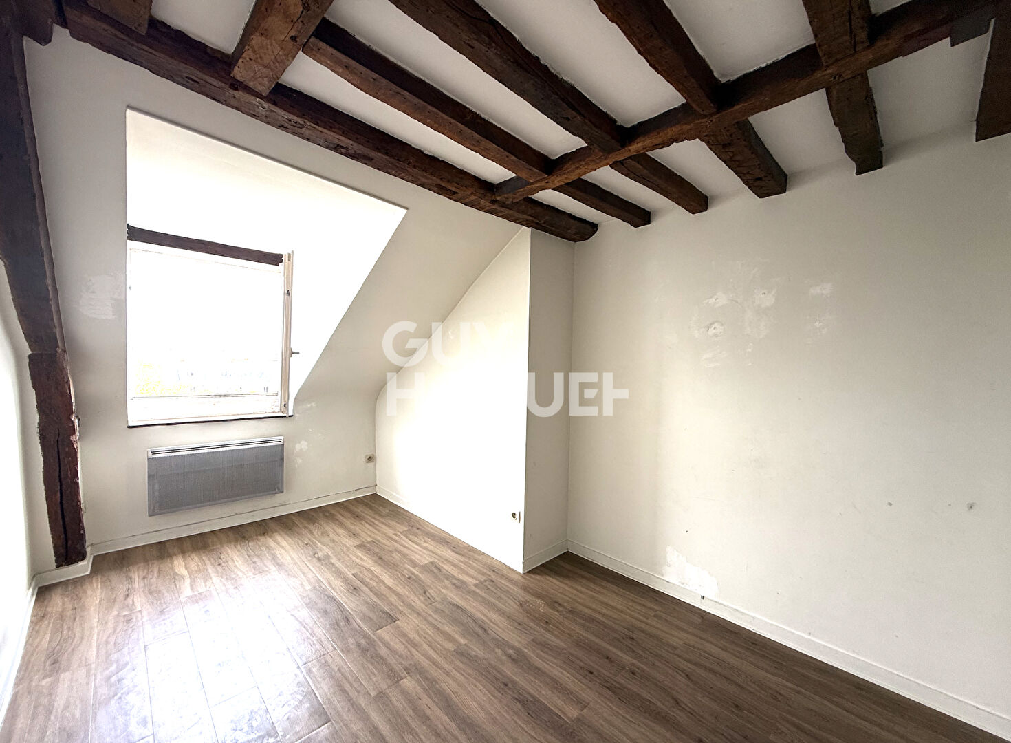 Appartement 2 pièces de charme, vue panoramique, dernier étage