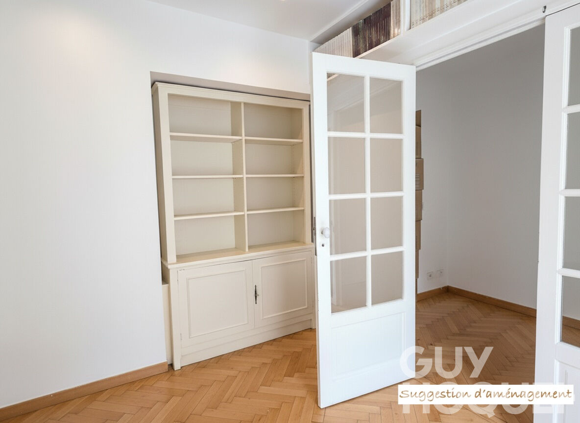 Trois pièces, esprit loft à  5 min de la gare des Chantiers et 10 min de la gare Versailles Rive Gauche