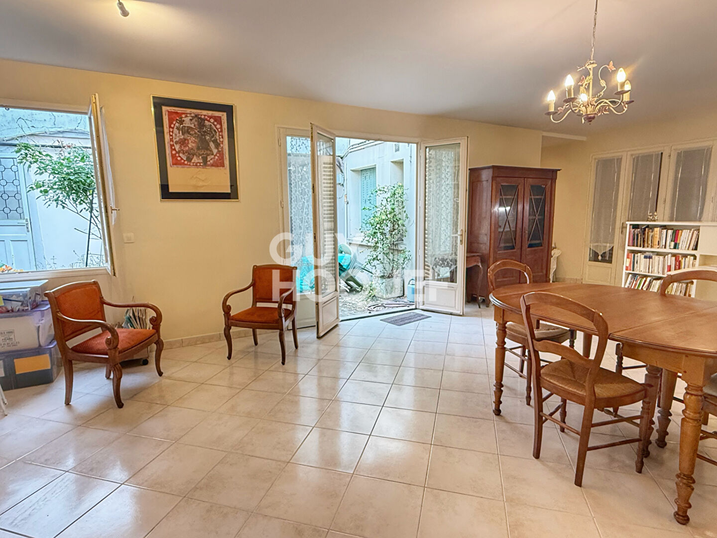 Trois pièces, esprit loft à  5 min de la gare des Chantiers et 10 min de la gare Versailles Rive Gauche