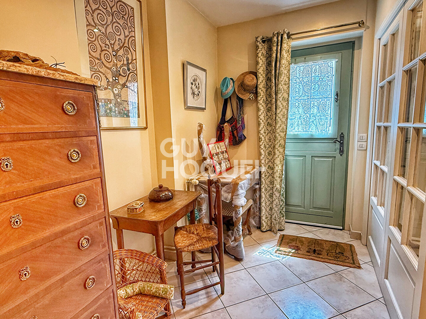 Trois pièces, esprit loft à  5 min de la gare des Chantiers et 10 min de la gare Versailles Rive Gauche